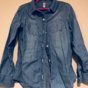 Girl’s chambray shirt